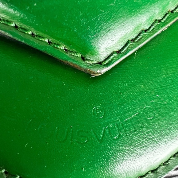 Louis Vuitton Green and Black Epi Clutch. - Picture 8 of 8